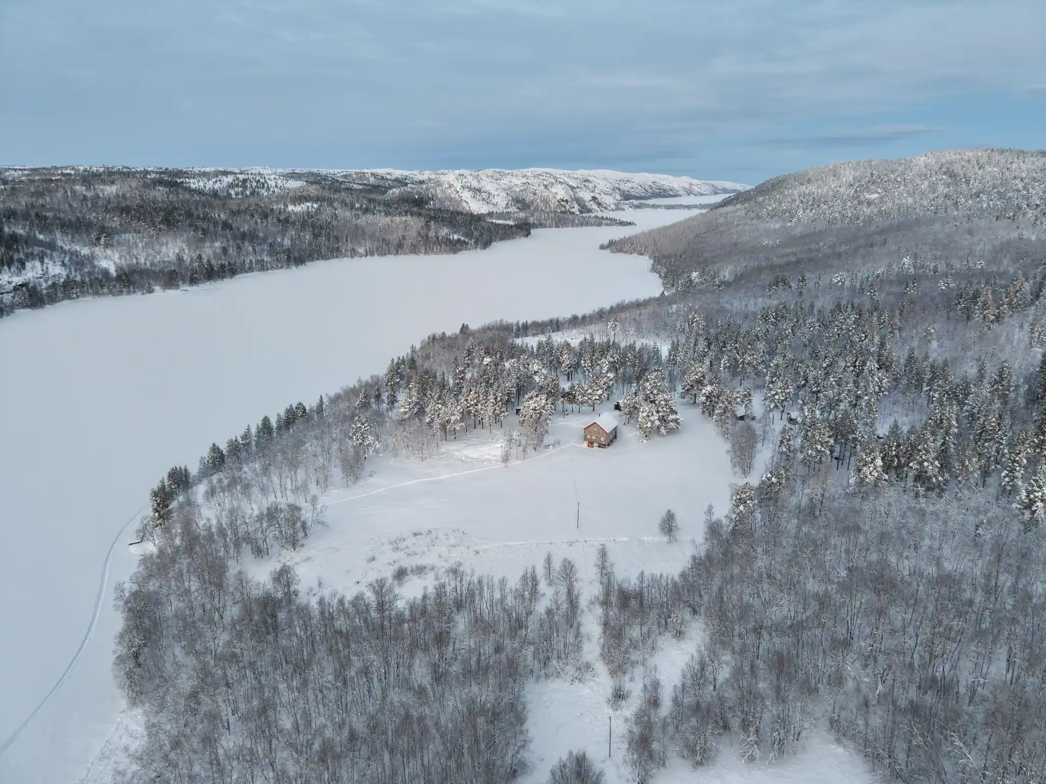 Namdalen Wilderness Lodge - aerial view in December - kirkenes tours